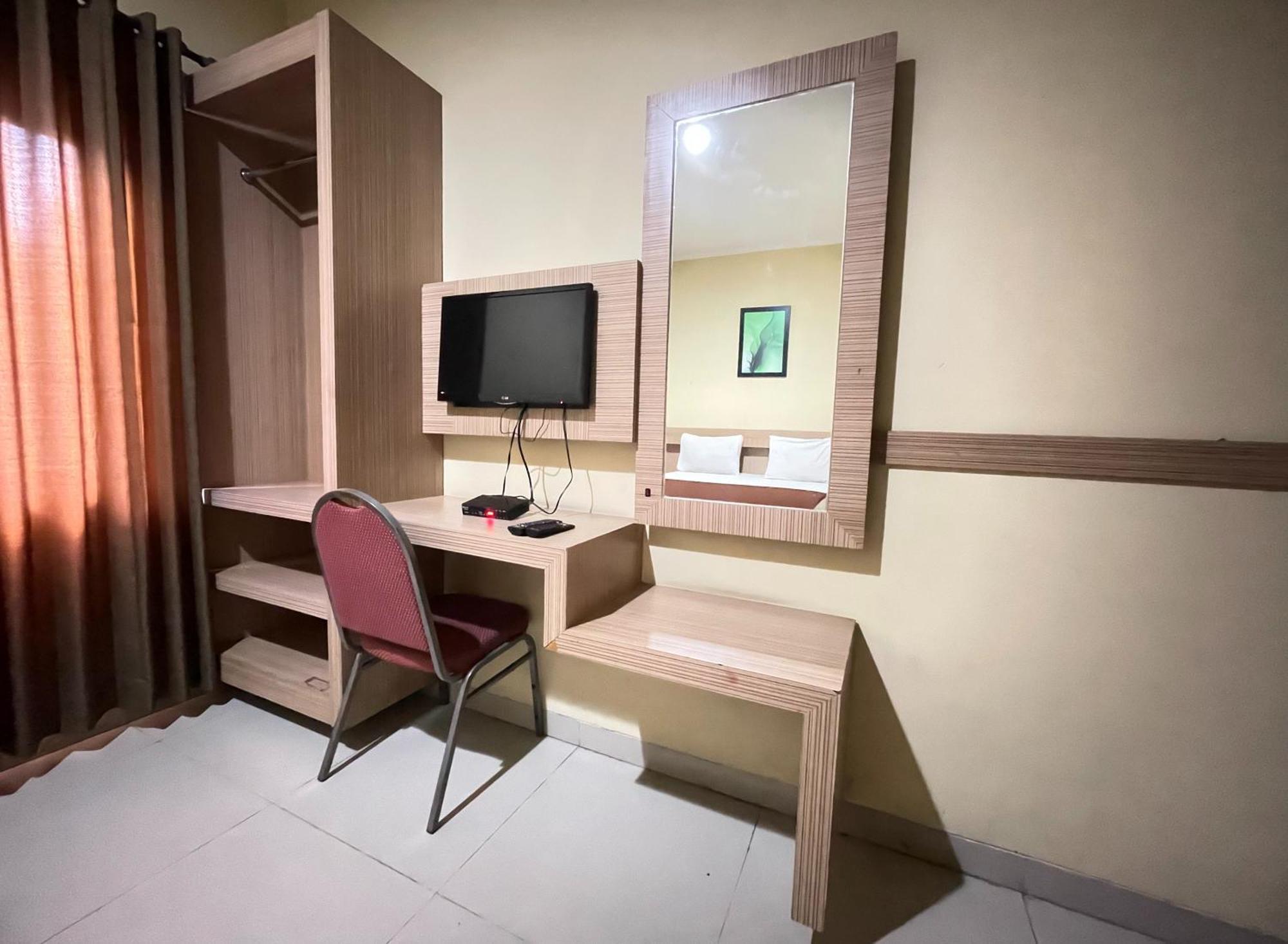 Hotel Cemara Hijau Bandung Bagian luar foto